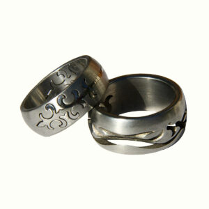 ANELLI IN WHITE METAL INTAGLIATI