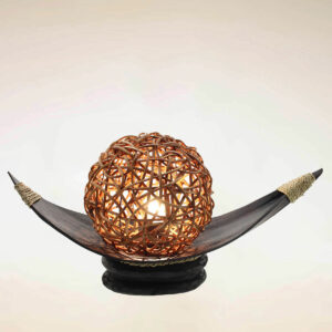 LAMPADA A VASSOIO IN COCCO CON SFERA IN RATTAN