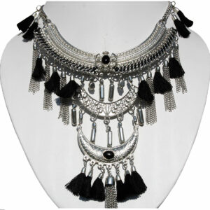 COLLANA TRIBAL ARGENTATA CON PON PON NERI
