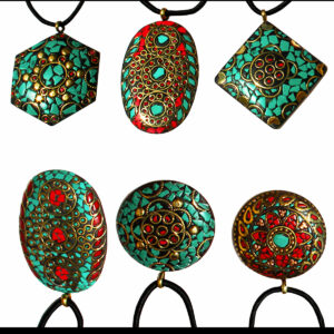 COLLANA CON CIONDOLO IN TURCHESE E CORALLO