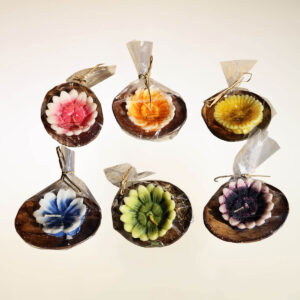 CANDELE FIORE SU PIATTINO DI COCCO