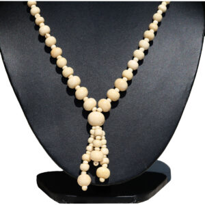 COLLANA IN OSSO A PERLE TONDE CON 3 PENDAGLI